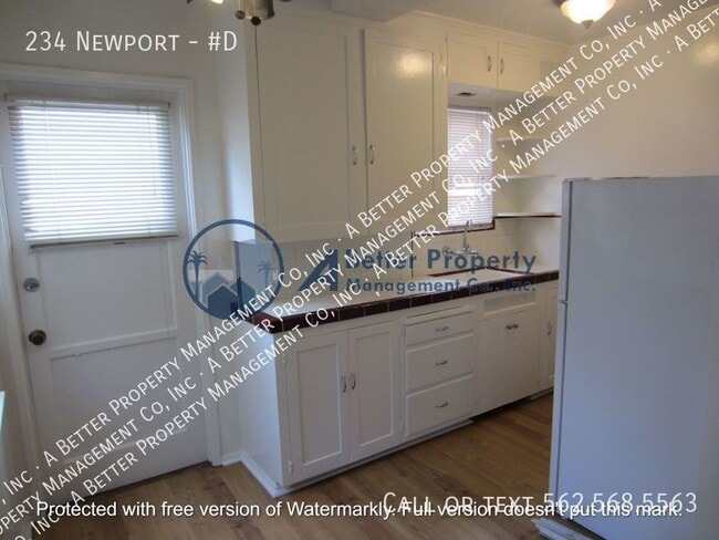 Building Photo - 234 Newport-#D