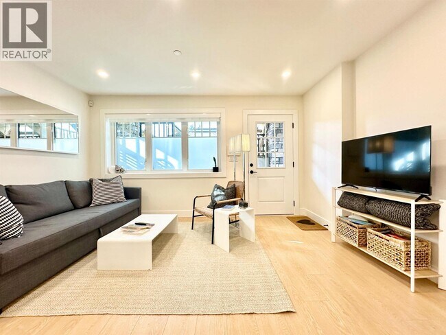 Photo du bâtiment - 1672 E 15th Ave