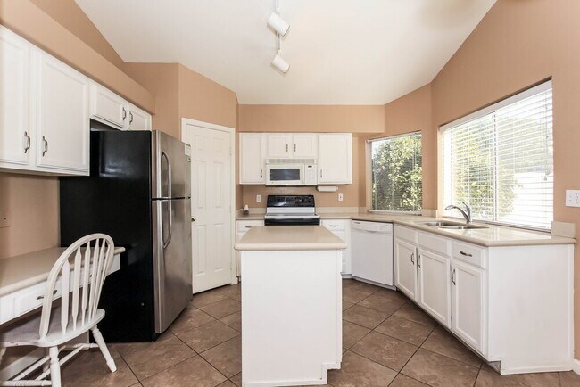 Foto del edificio - 7521 E Laguna Azul Ave