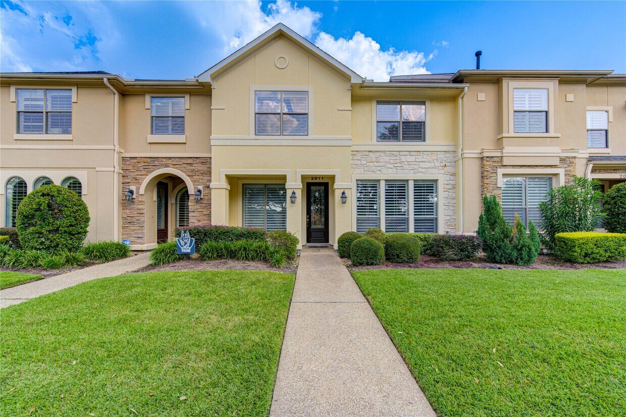 Foto principal - 2011 Spring Cedar Ln