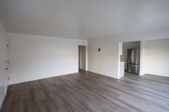 Building Photo - Bay Park Apartments