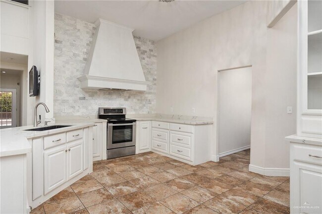Building Photo - 1363 Garden Dr