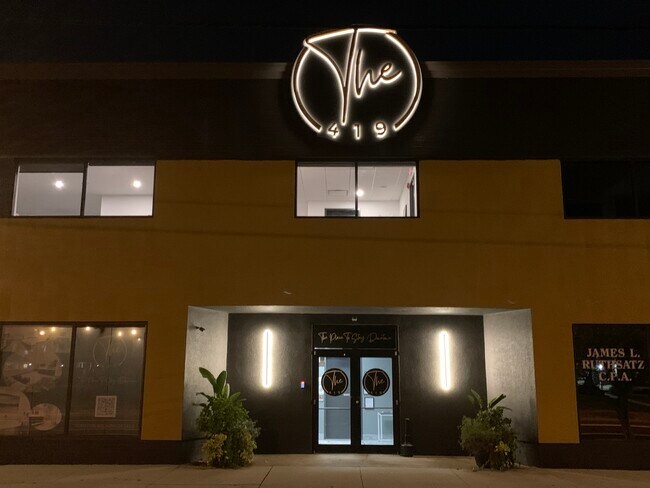 Foto del edificio - 419 E Market St