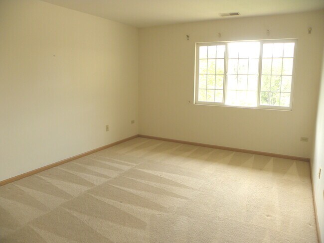 Building Photo - 801 N McLean Blvd