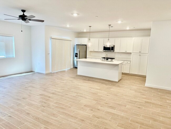 Building Photo - BRAND NEW 3/2 Lennar