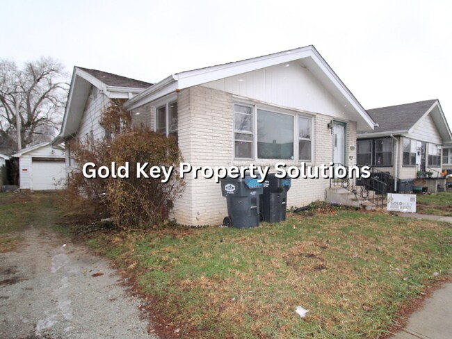 Foto del edificio - Updated 2 BR 1 BA House with Central Air and Garage (SECTION 8 APPROVED)