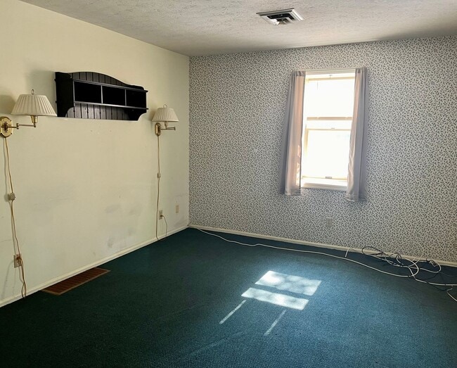 Photo - 623 E 9th Street Apartment