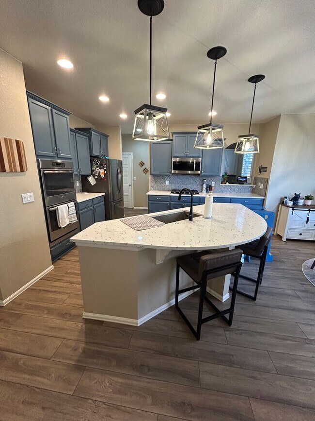 Foto del edificio - Spacious 5-Bed, 5-Bath Home in Erie’s Sunwest North Community