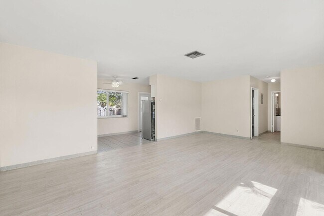Foto del edificio - 2851 NE 30th St