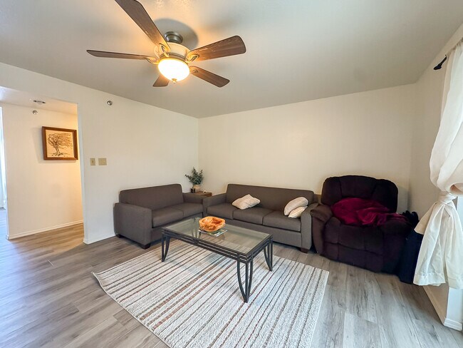 Building Photo - 724 W 1720 N