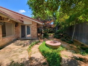 Building Photo - 9115 Boedeker Cir