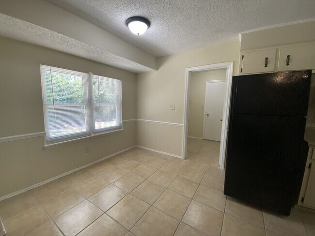 Foto del edificio - 4532 Hillside Dr