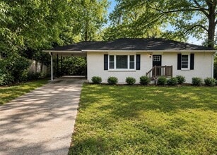 Building Photo - 2196 Knoll Dr