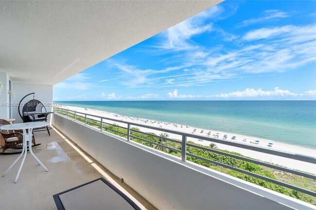 Foto del edificio - 5555 Collins Ave