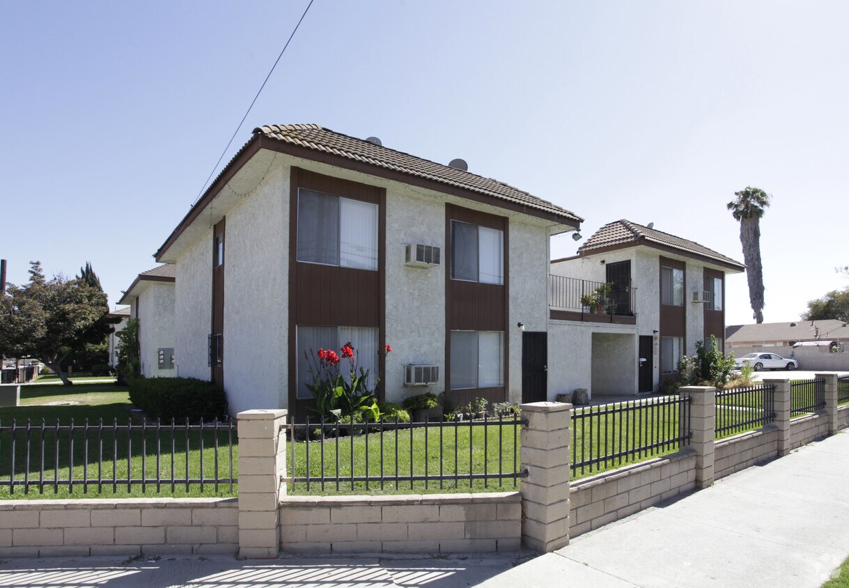Foto principal - 651-687 N Weber St