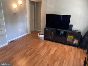 Building Photo - 359 W Main St