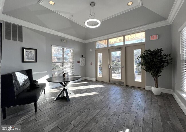 Building Photo - 12919 Alton Square