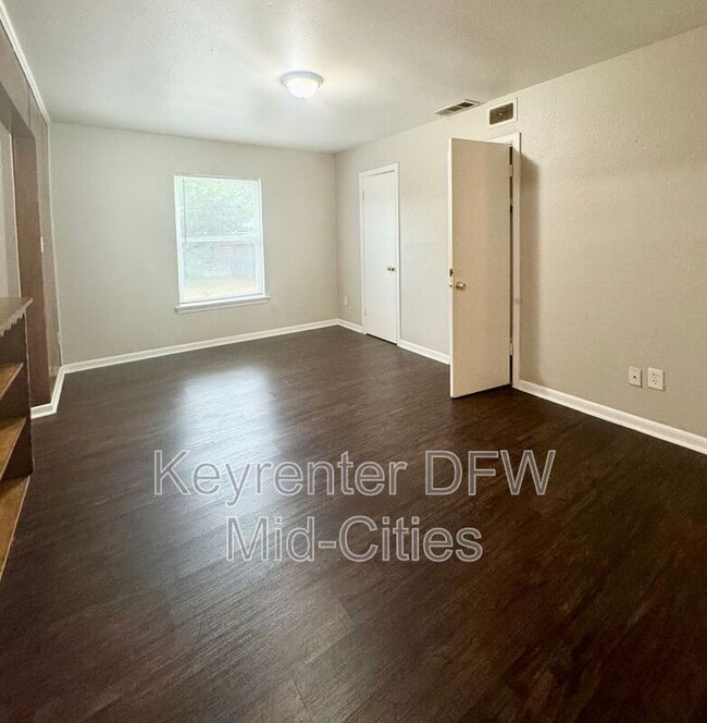 Foto del edificio - 1509 N O'Connor Rd