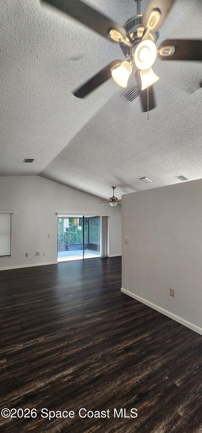 Foto del edificio - 4024 Pinyon Dr