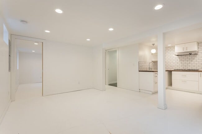 Building Photo - se54th