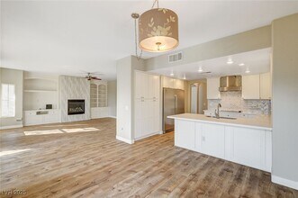 Building Photo - 11835 Portina Dr