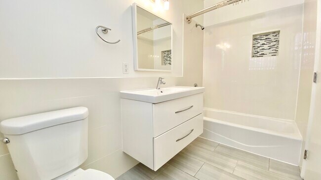 Foto del edificio - 3192 W 7th St