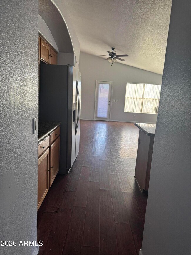 Foto del edificio - 1710 N 125th Ln