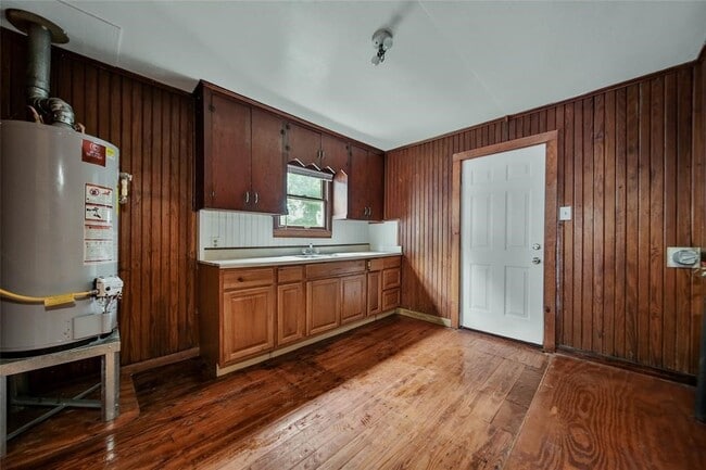 Building Photo - 5527 Eskridge St