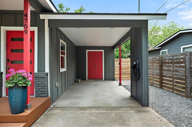 Building Photo - 4709 Bandera Rd