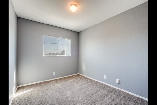 Foto del edificio - 307 Quince Flower