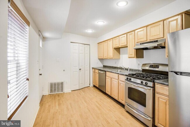 Foto del edificio - 729 10th St NE