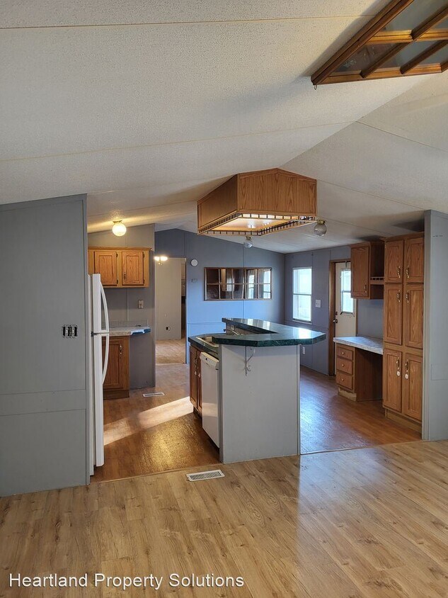 Primary Photo - 3 br, 2 bath House - 111 Court Drive