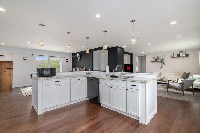 Foto del edificio - 6238 S West Bay Shore Dr