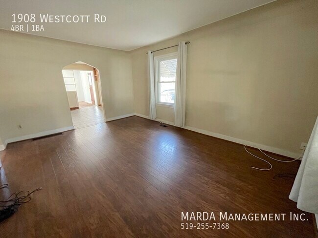 Photo du bâtiment - COZY 4 BED/1 BATH - EAST WINDSOR - PLUS HY...