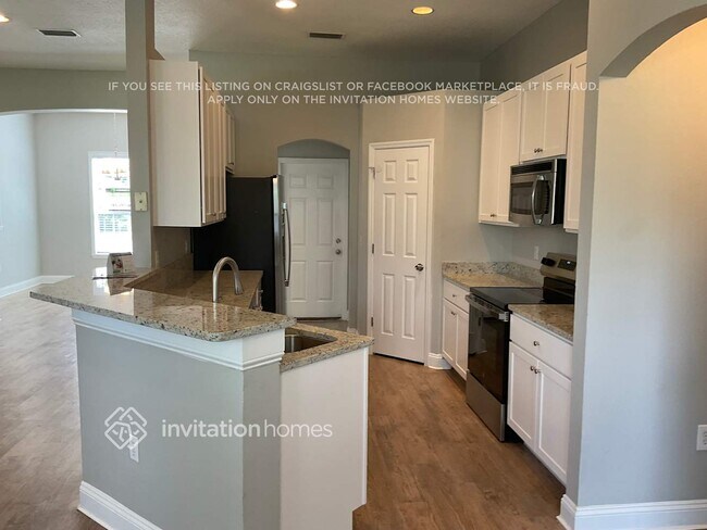 Building Photo - 10235 Chason Lakes Dr