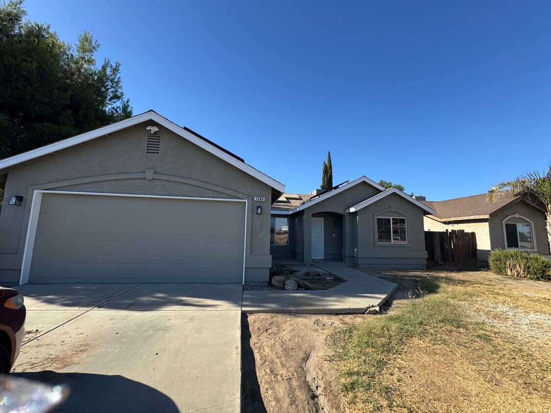Foto principal - 1298 W Cortner St