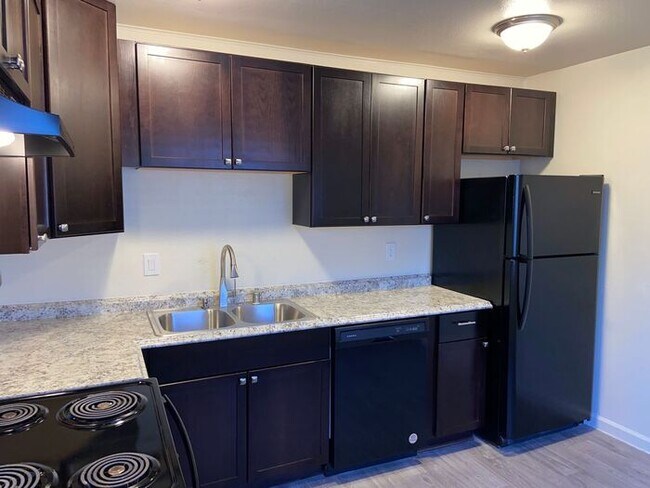 Foto del edificio - Reno Duplex - Garage, Dishwasher, Washer/Dryer, Central A/C