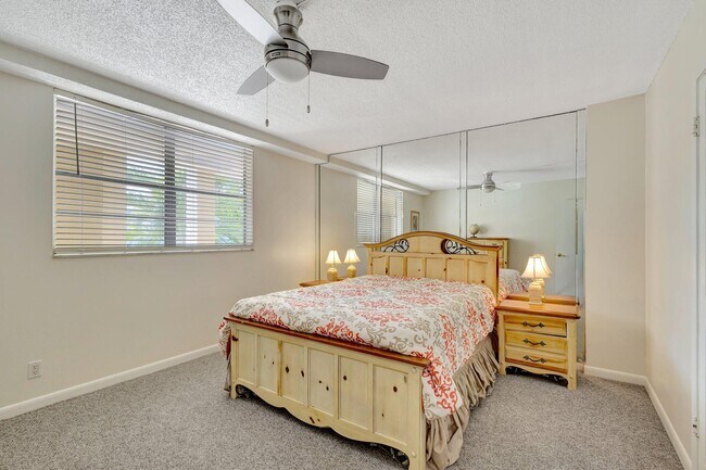 Building Photo - 105 Paradise Harbour Blvd