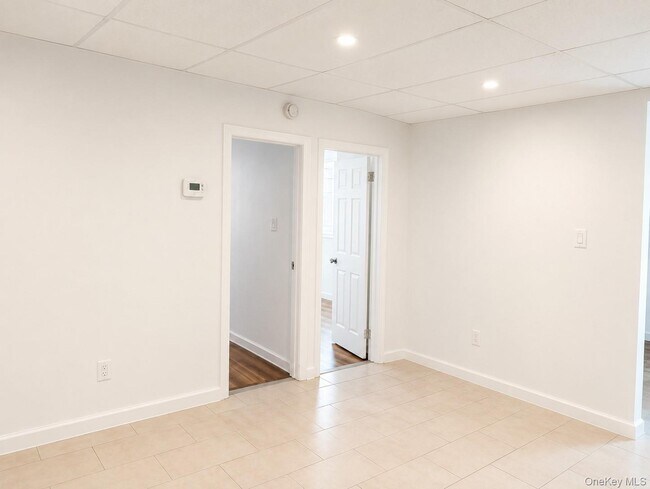 Foto del edificio - 98-42 212th St