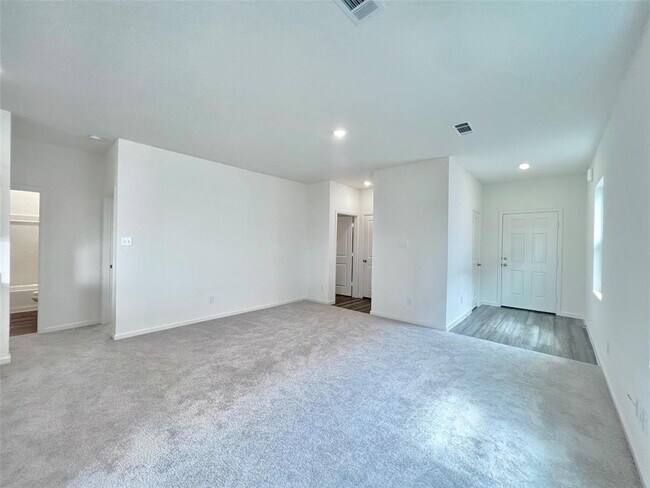 Foto del edificio - 680 Amesbury Rd