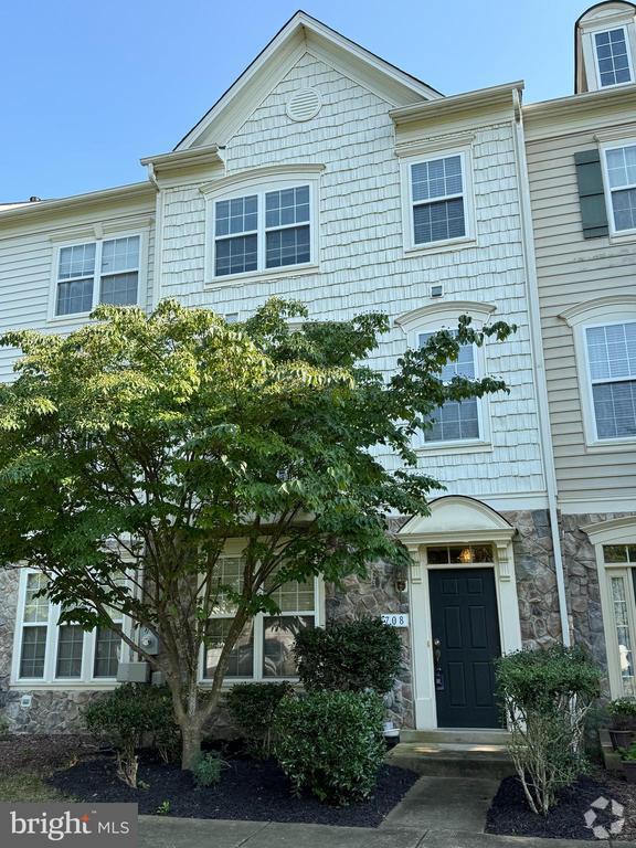 Building Photo - 708 Redgate Ln