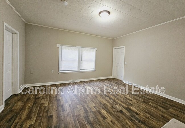 Building Photo - 140 Shelby Rd