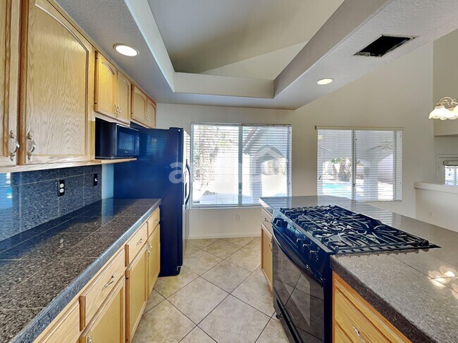 Foto del edificio - 2678 African Violet Ave