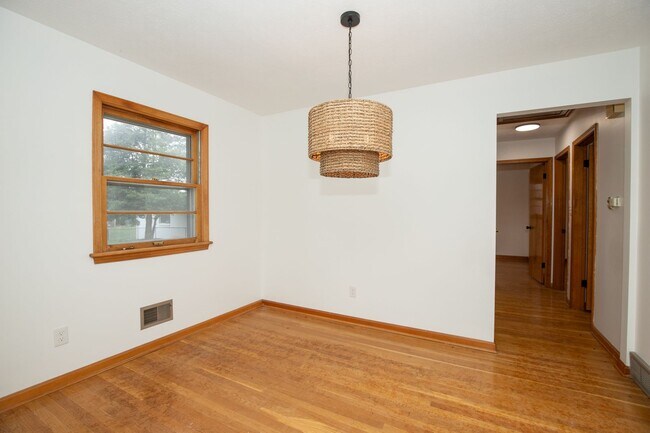 Foto del edificio - ? Remodeled Shivley 3 Bedroom, 1.5 Bathroom Home! ?