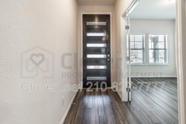 Building Photo - 9510 Fls Cyn Blvd