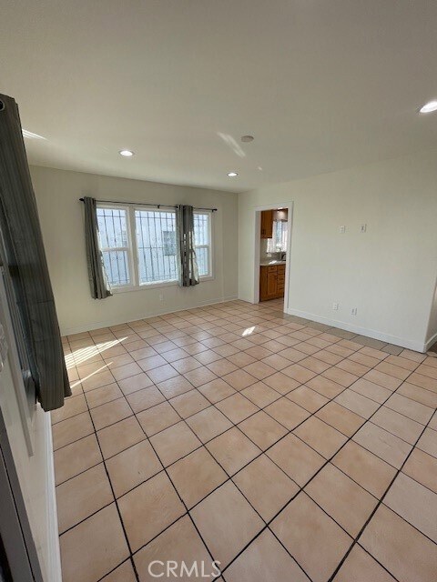 Foto del edificio - 1040 W 93rd St