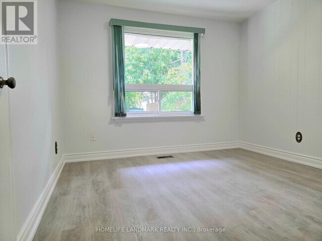 Building Photo - 296 Boisdale Ave