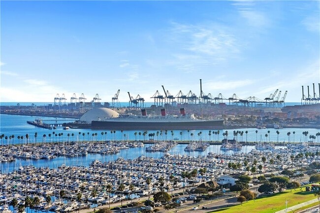 Amazing view of Queen Mary - 700 E Ocean Blvd