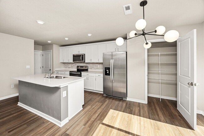 Foto del edificio - SPACIOUS TOWNHOME!! 3 Bedroom, 2.5 Bathroom Townhome in West Des Moines!