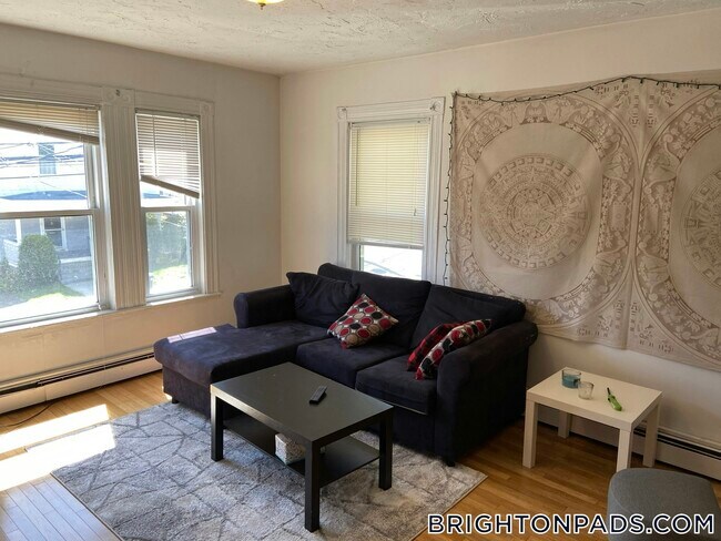 Foto del edificio - 64 Murdock St